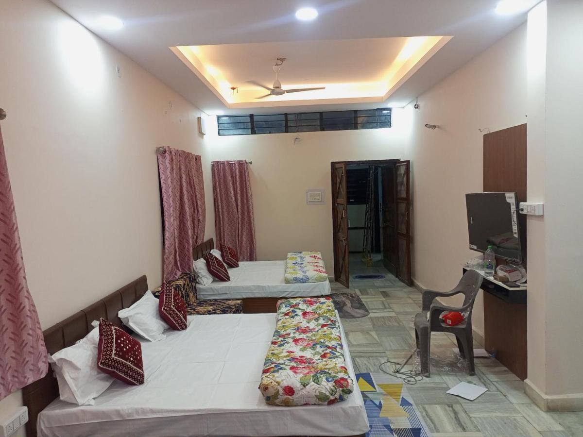 乌贾因Aashirwad Residency住宿加早餐旅馆 外观 照片