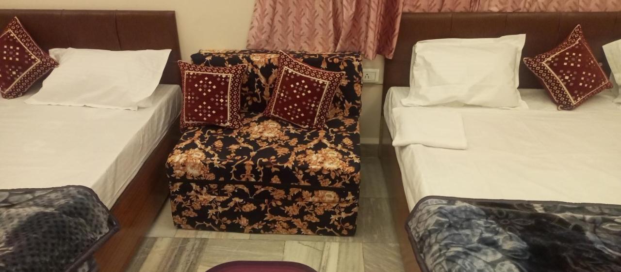 乌贾因Aashirwad Residency住宿加早餐旅馆 外观 照片